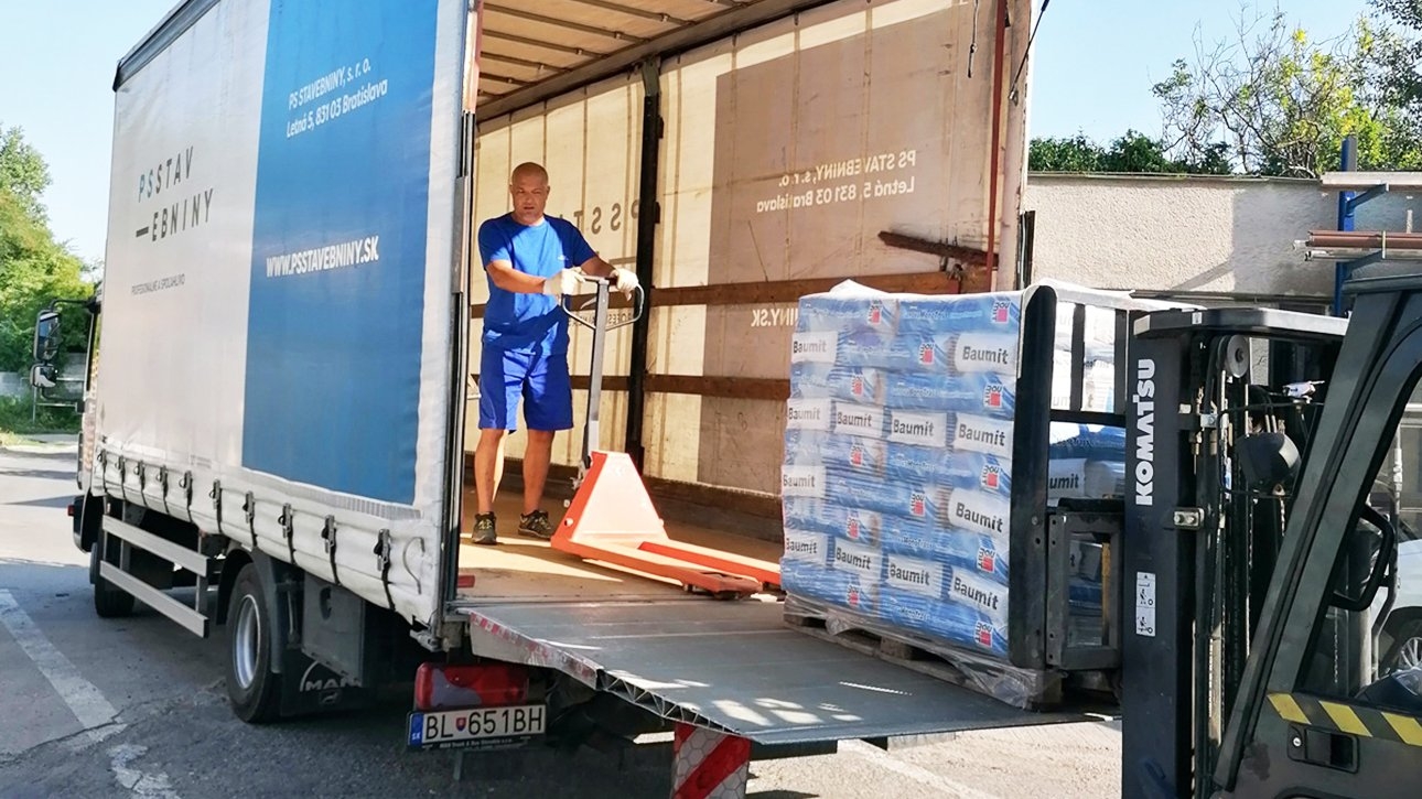 Materiálna pomoc PS Stavby