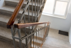 Realizácia obnovy spoločných priestorov a náteru zábradlia bytového domu v Bratislave