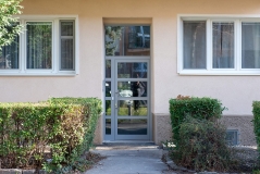 Výmena okien a dverí bytového domu na Budovateľskej ulici