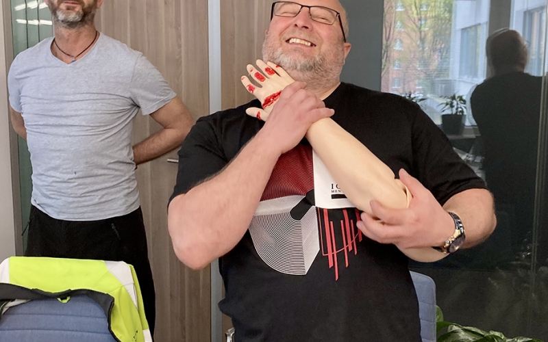 Školenie prvej pomoci a humor