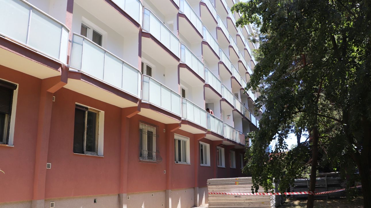 Obnova bytového domu na ulici Československých parašutistov v Bratislave